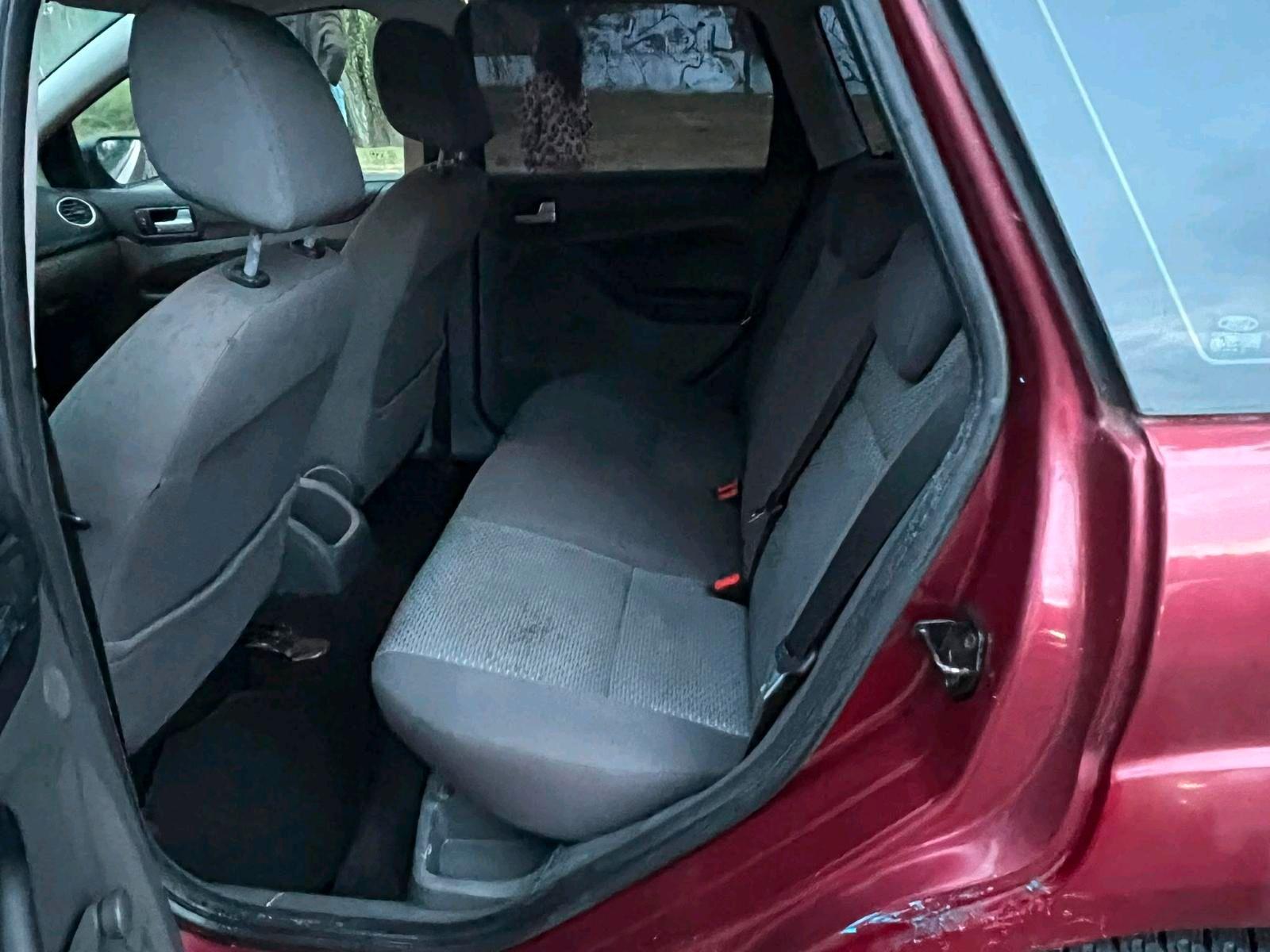 Ford Focus 2006 — photo 7