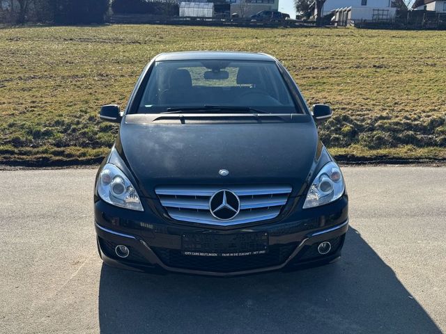 Mercedes-Benz B 180 - Klasse / TÜV Neu / BlueEfficiency