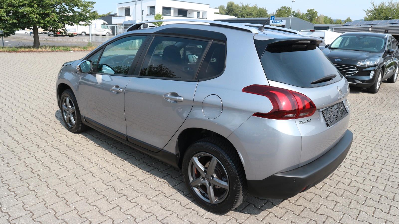 Peugeot 2008 1.2 e-VTi Style Pano.Dach*