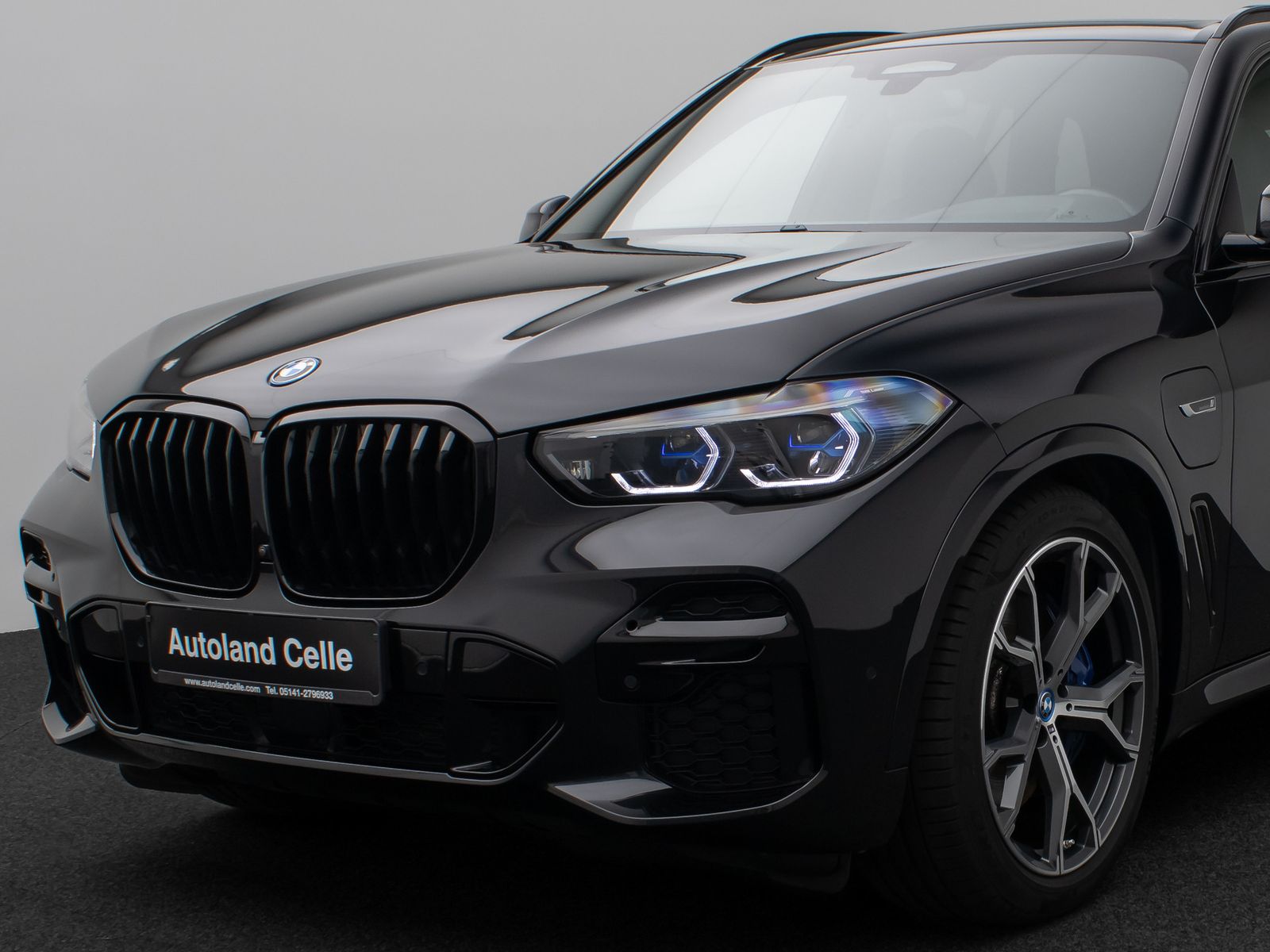 Fahrzeugabbildung BMW X5 xD45e M Sport Panorama Laser 360°HUD DAB B&W