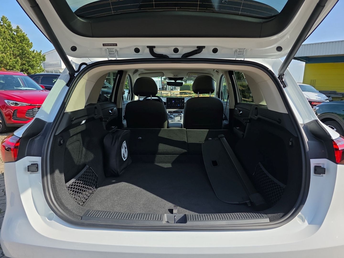 MG S6 EV
