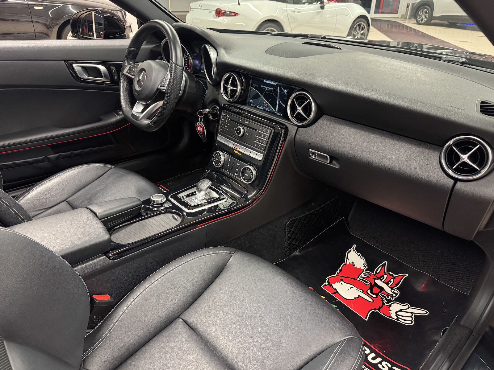 Fahrzeugabbildung Mercedes-Benz SLC 180 AMG /Night/LED/Navi/Ambiente/Airscarf