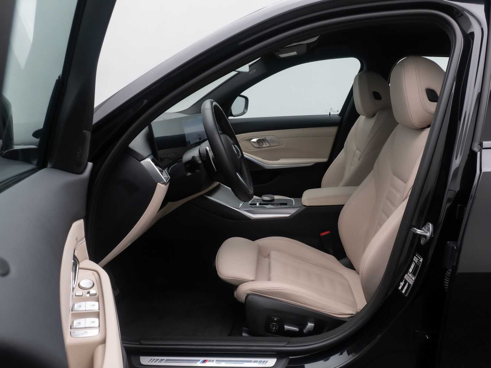 Fahrzeugabbildung BMW 330i MSport DAB Memory Kamera H/K Komfort 19Zoll