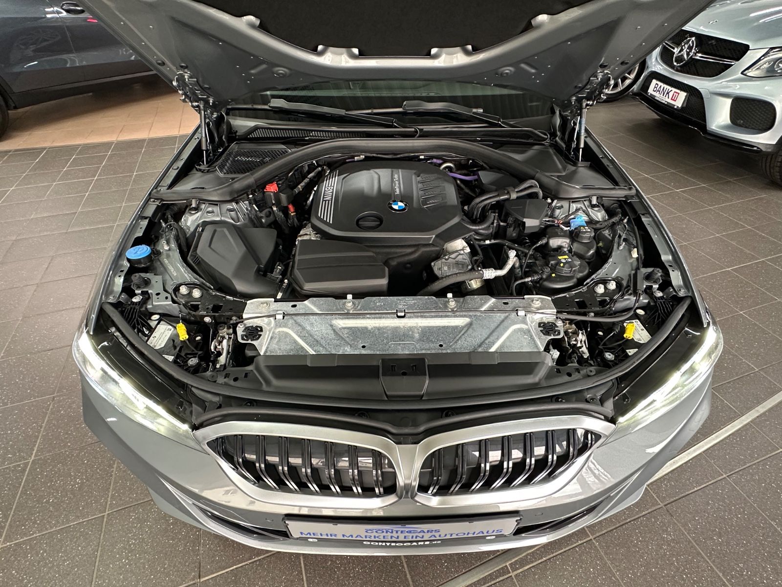 BMW 318 d Touring Facelift+Driving Assistant+Curved foto 4