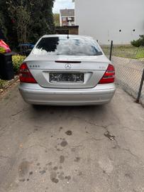صورة 7 لـ 2005 Mercedes-BENZ E 280