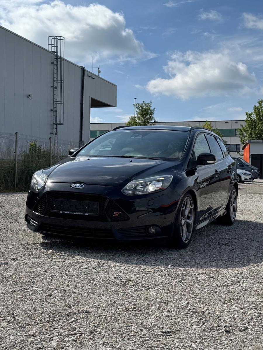 Ford Focus 2,0 EB ST Leder-Sport-Paket Turnier