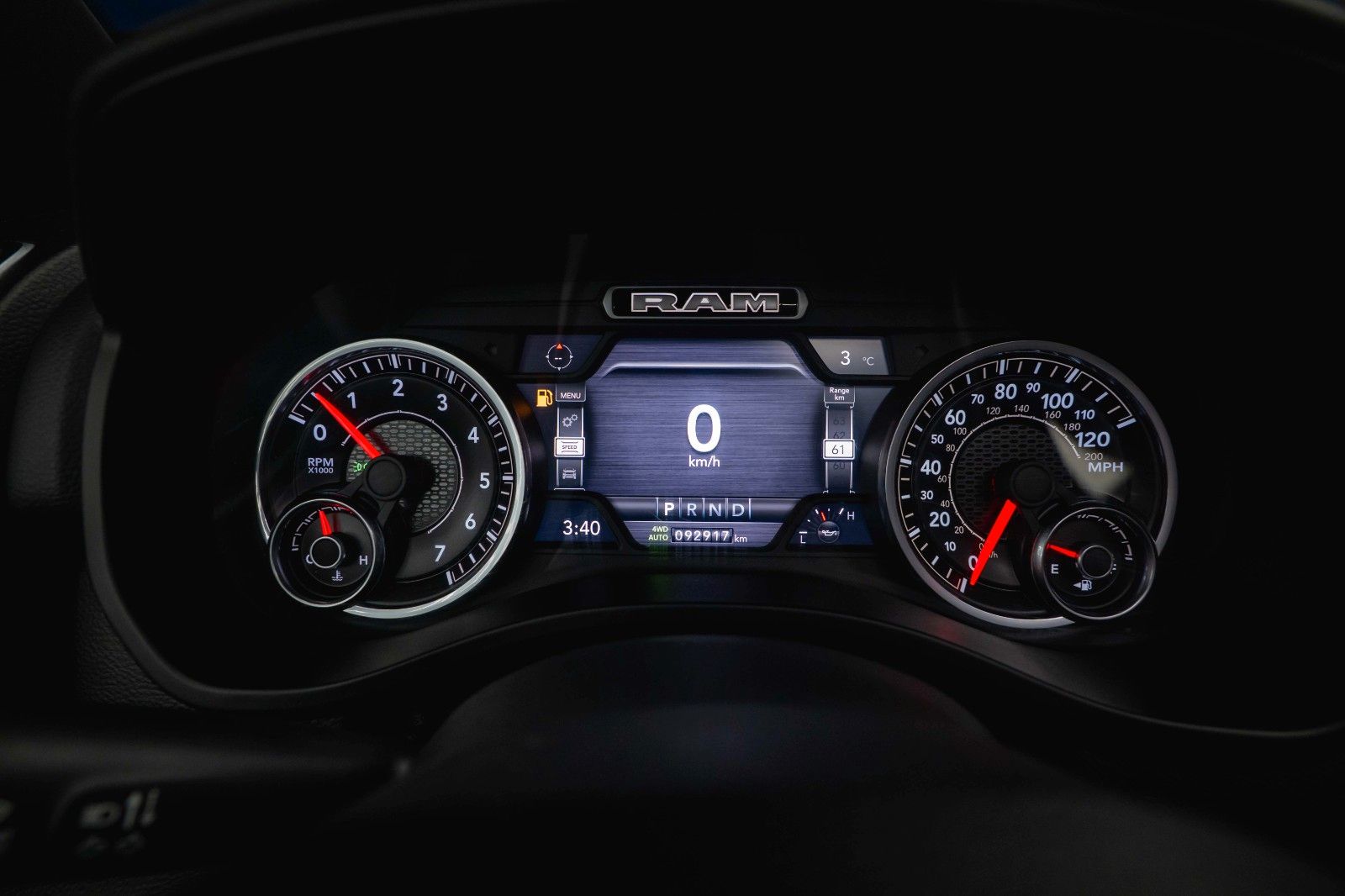 Fahrzeugabbildung Dodge RAM 5.7 V8 HEMI 4x4 OFFROAD Night-Paket *PANO*