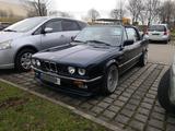 BMW E30 Cabrio 325i - BMW 325 aus 1988: 325i