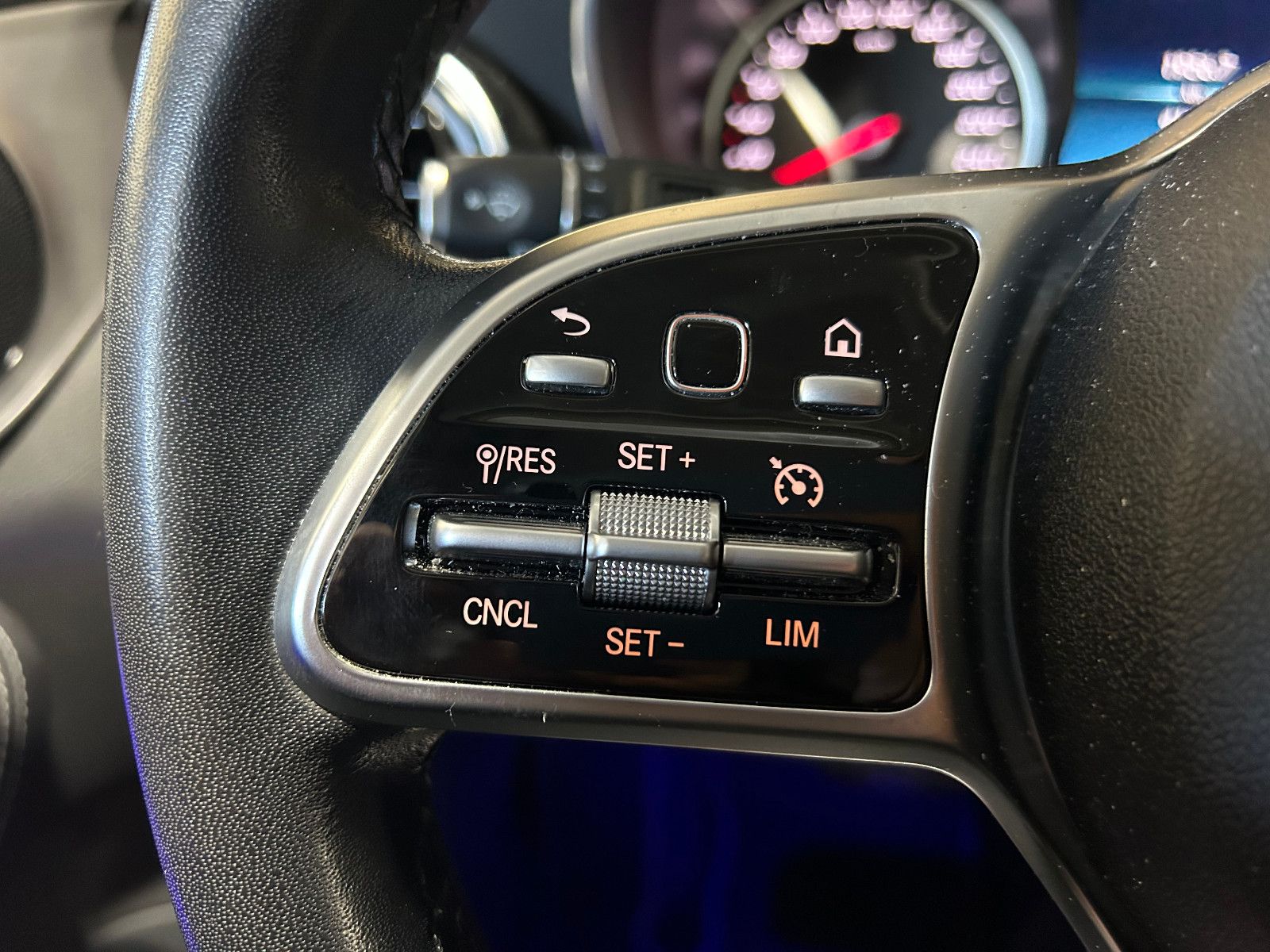 Fahrzeugabbildung Mercedes-Benz C 200 T-Modell/NAVI/KAMERA/APPLE/AMBIENTE/SHZ