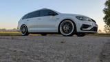 Volkswagen Golf 2.0 TSI DSG 4MOTION R Variant R - Volkswagen Golf mit Benzin-Antrieb: Kombi, 2.0