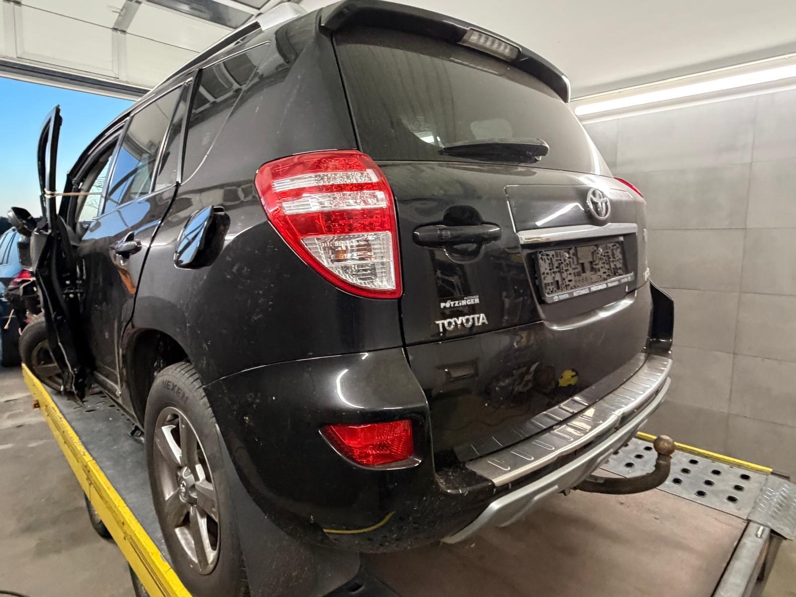 Toyota RAV4 2012 — photo 7