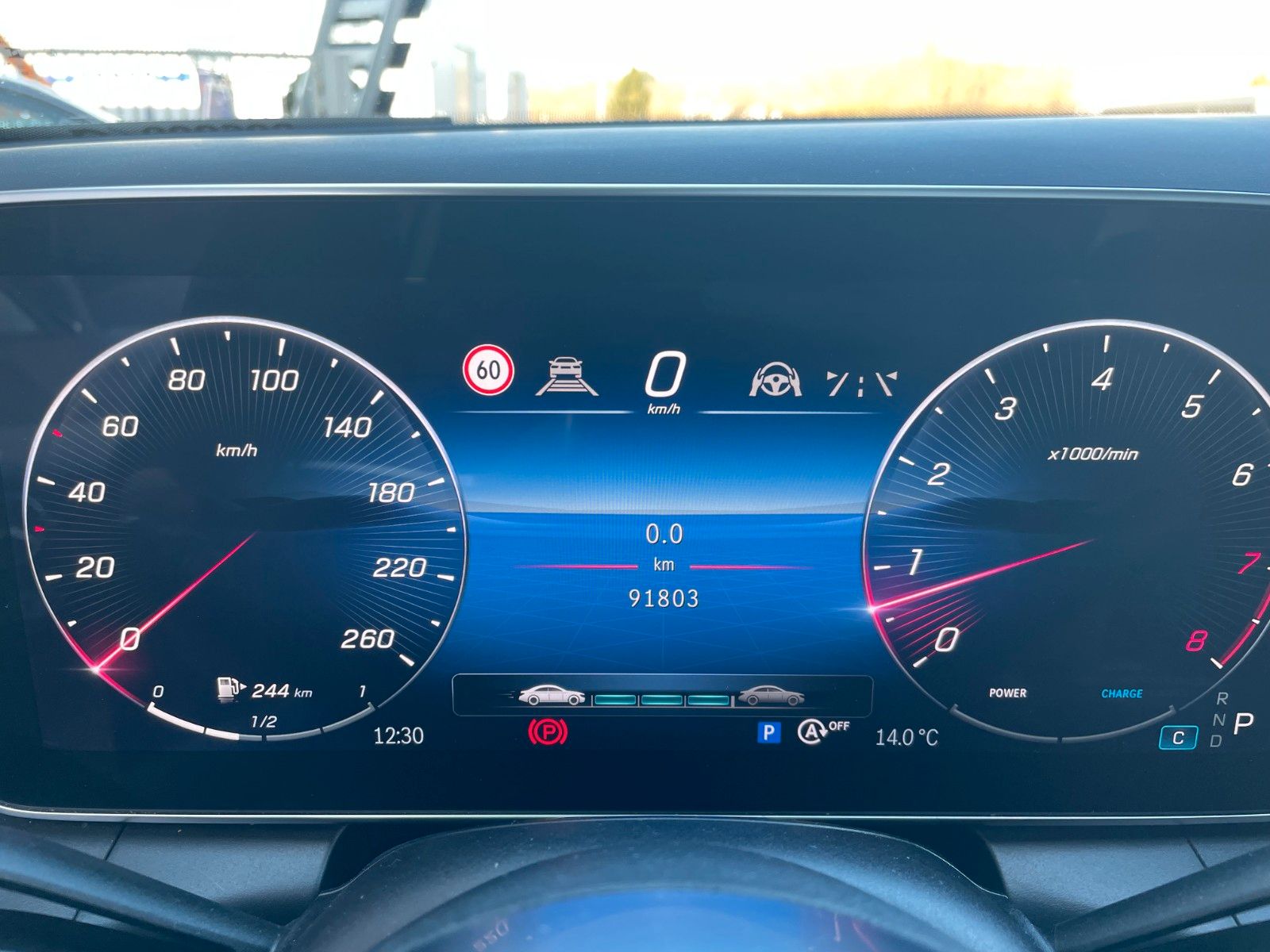 Fahrzeugabbildung Mercedes-Benz GLC 200 4M AVANTGARDE Pano+Burm+360°+Distr+Ambie