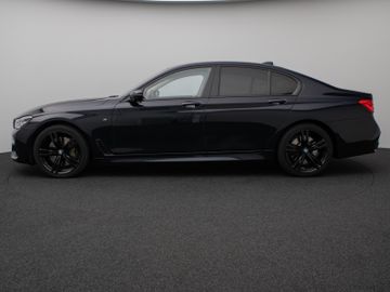 Fahrzeugabbildung BMW 750i xD M Sport 360°Laser Glasdach HUD DAB H/K