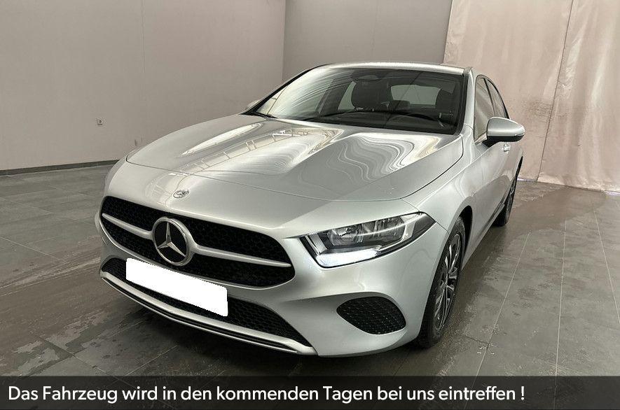 Mercedes-Benz A 180 d DCT *LIMOUSINE *KLIMA*NAVI*CARPLAY*