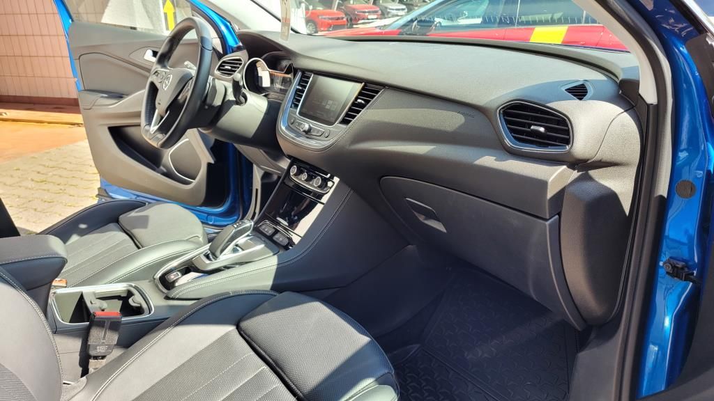 Autohaus Zimpel -  Opel Grandland X 1.6T PHEV 300PS Allrad+Navi+Sitzhzg. - Bild 8 Autohaus Zimpel -  Opel Grandland X 1.6T PHEV 300PS Allrad+Navi+Sitzhzg. - Bild 8
