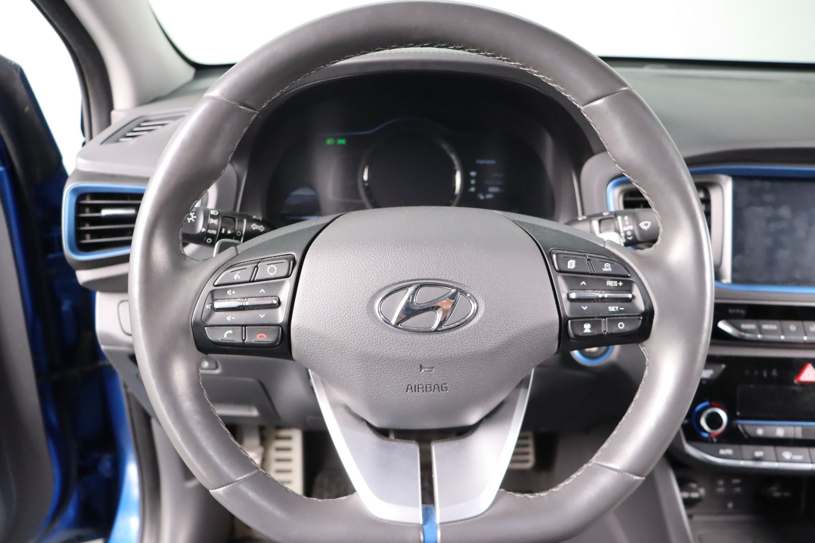 Fahrzeugabbildung Hyundai IONIQ * Memory * Sitzhzg./-lüftung Premium Plug-