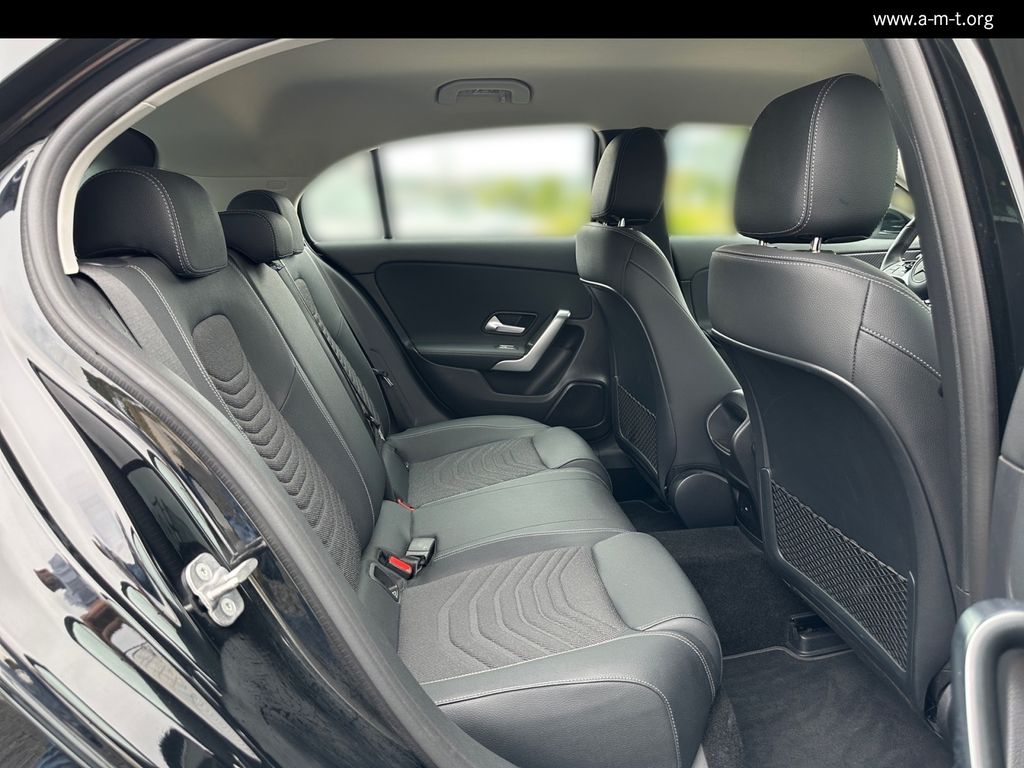 MERCEDES-BENZ A 200