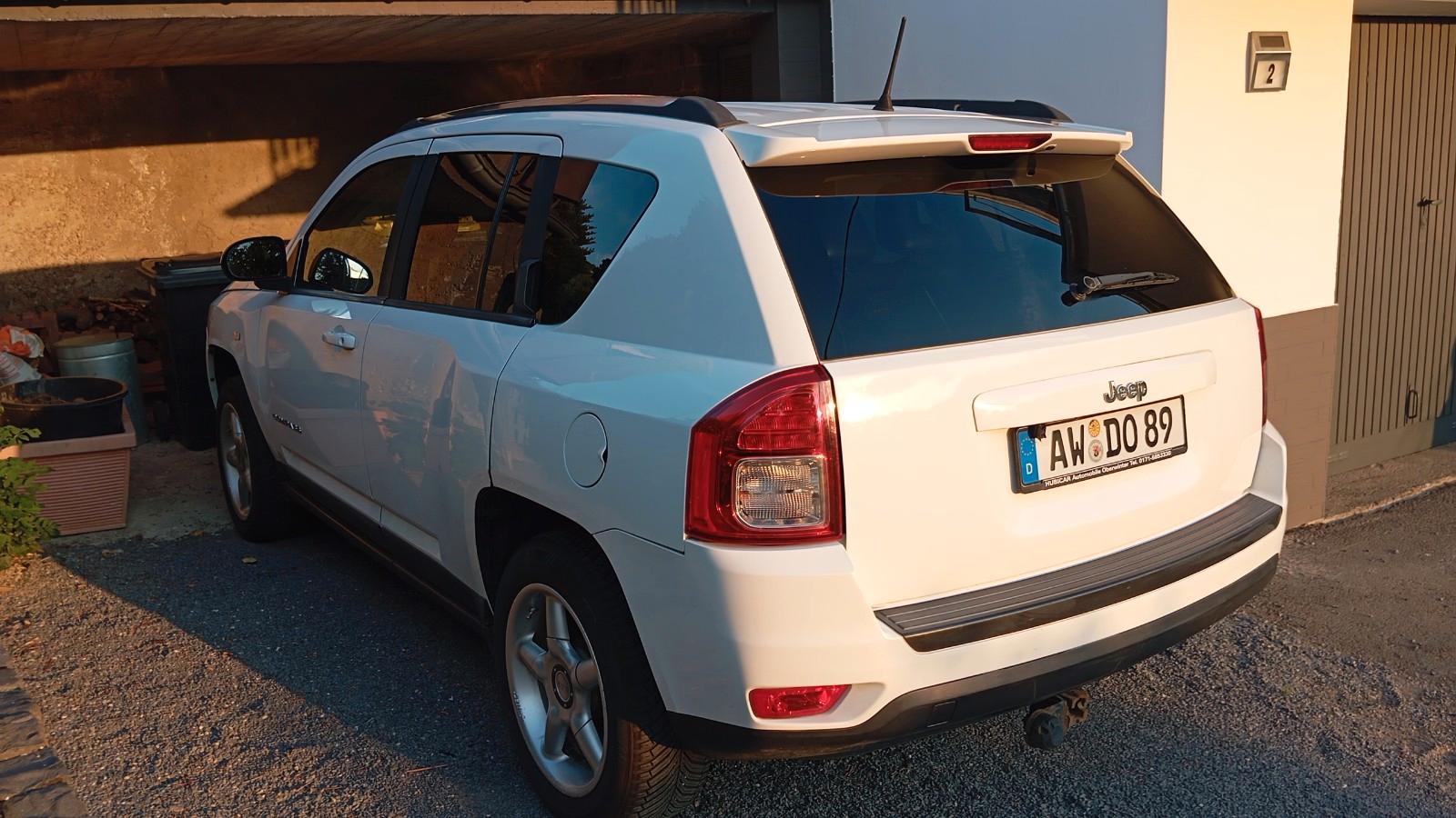 Jeep Compass 2011 — rear view