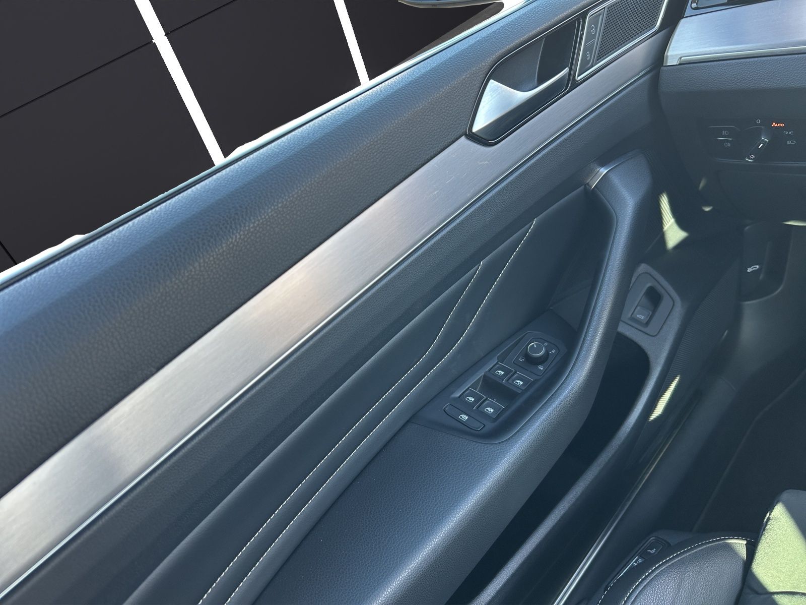 Fahrzeugabbildung Volkswagen Passat Variant Elegance TDI DSG IQ.Light ACC SH