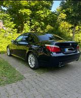 BMW 525i | M-Paket | Memory | HUD | Logic7 - BMW 525 Gebrauchtwagen in Stuttgart