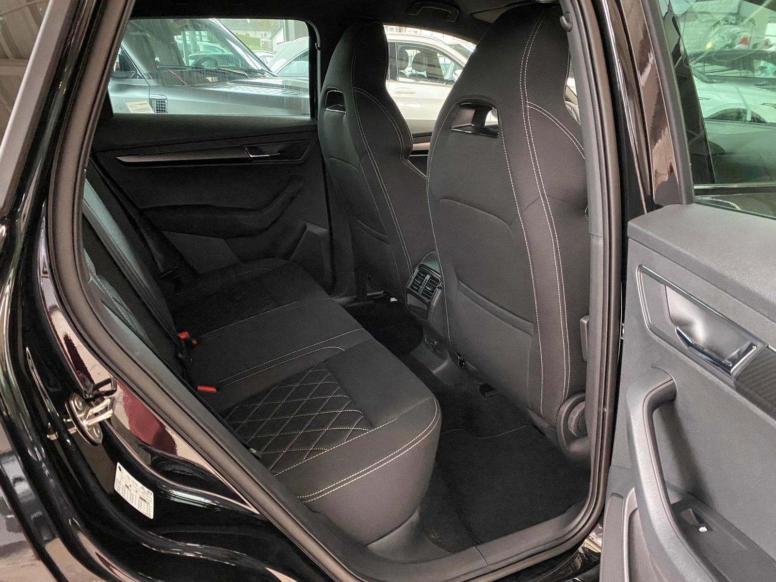Skoda Karoq Sportline 1,5TSI DSG*AHK*NAVI*ACC*CARPLAY*