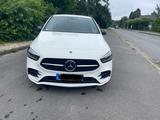 Mercedes-Benz B 200 d 4MATIC DCT -AMG - Mercedes-Benz B 200: 4matic
