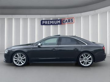 Audi S8 - 2