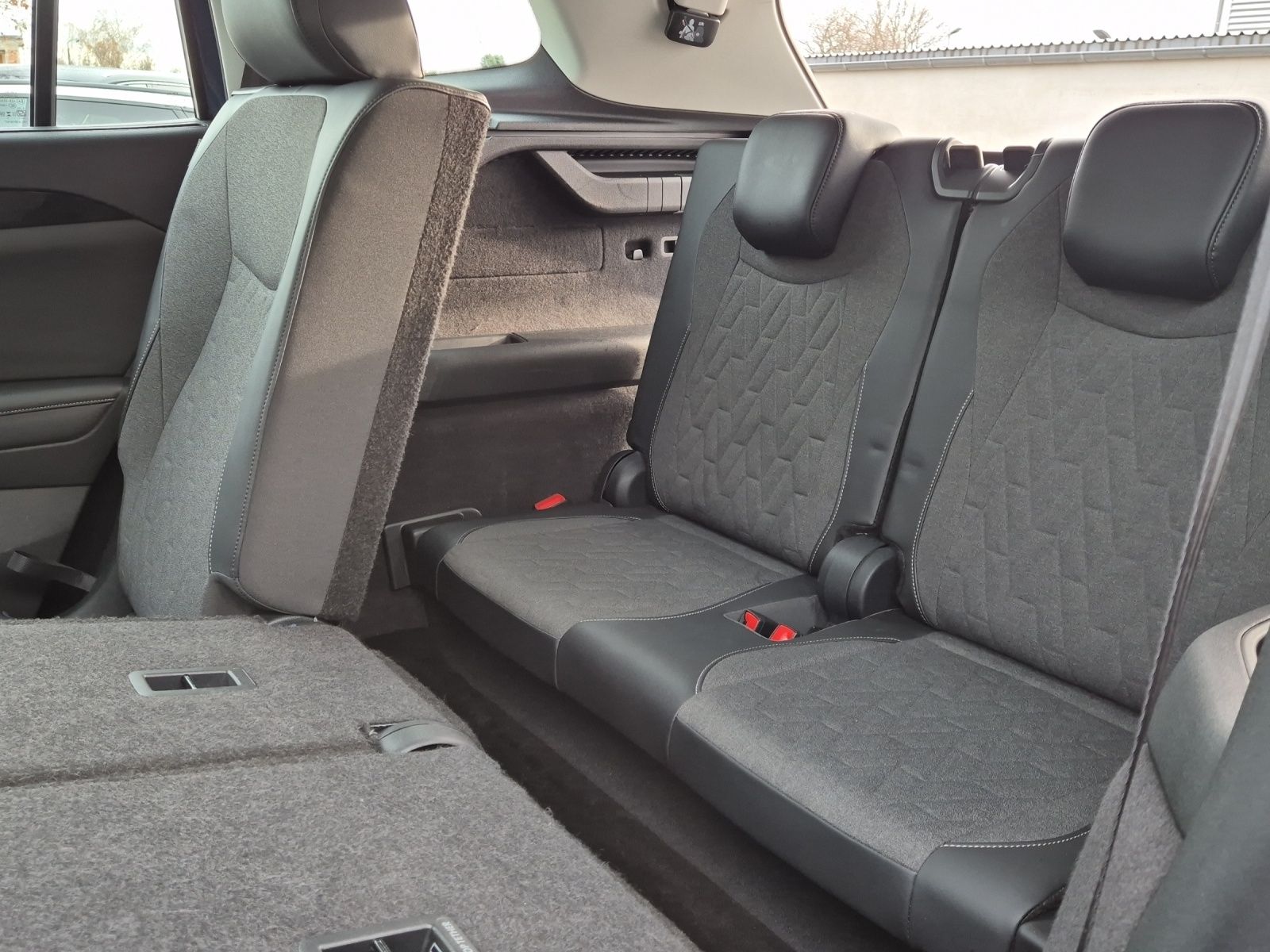 Fahrzeugabbildung Volkswagen Tayron TDI Life DSG 4M Matrix 7-Si. AHK Navi AID