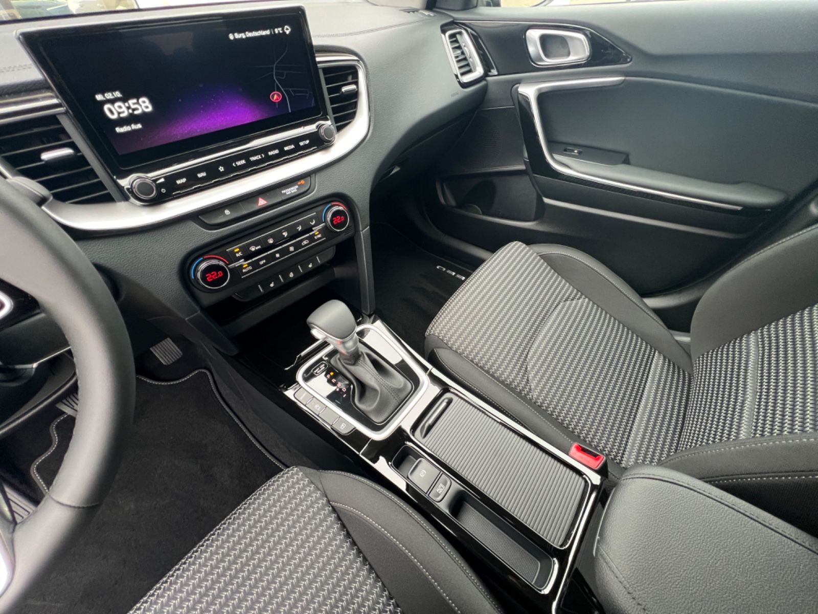 Fahrzeugabbildung Kia Ceed 1.5T 140 DCT7 Vision Komf+ Navi