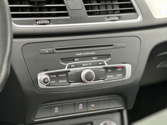 Audi Q3  2.0 TDI quattro S-LINE