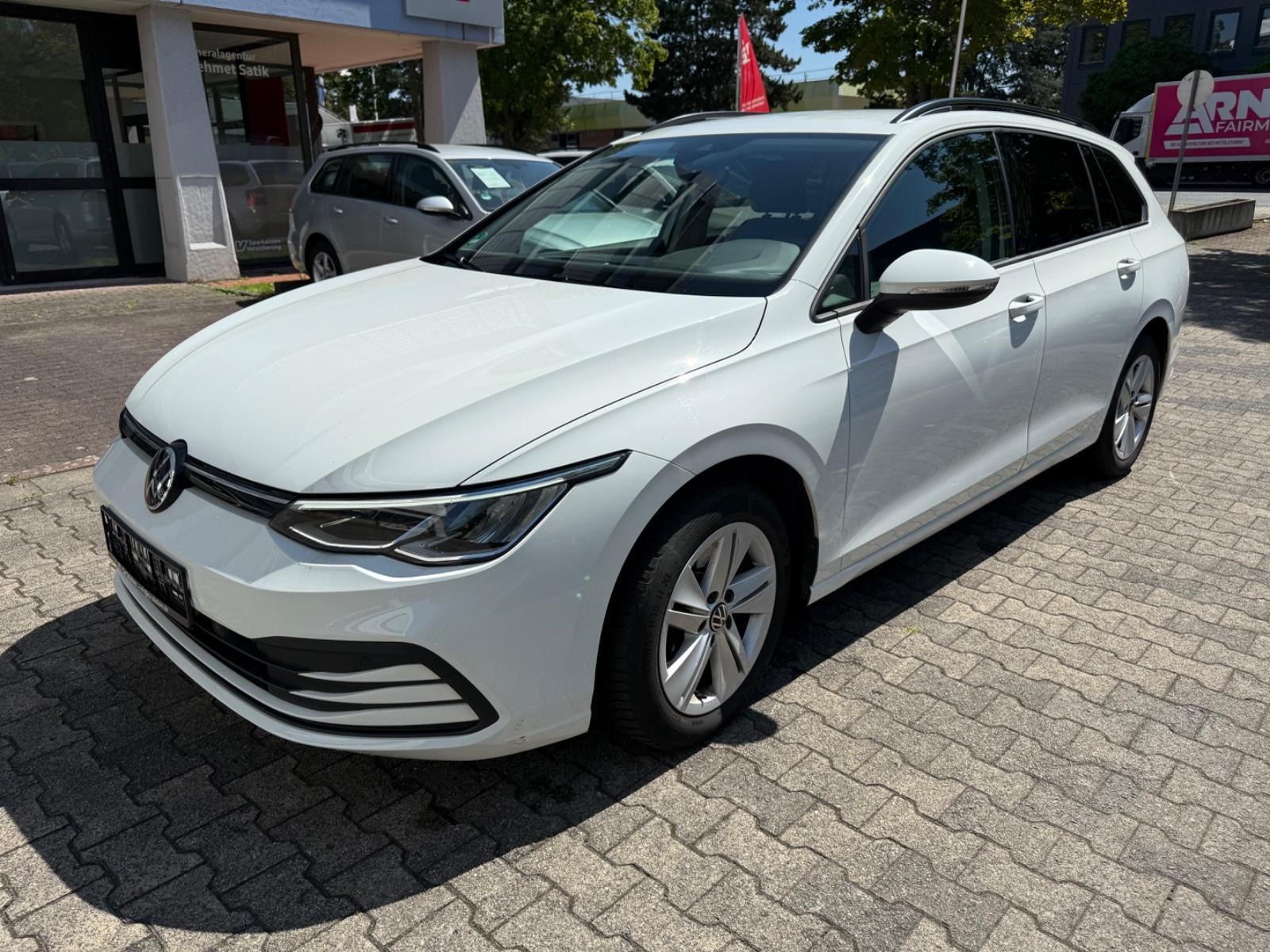 Volkswagen Golf VIII 2.0 TDI Variant Life *LED*AHK*ACC*PDC*