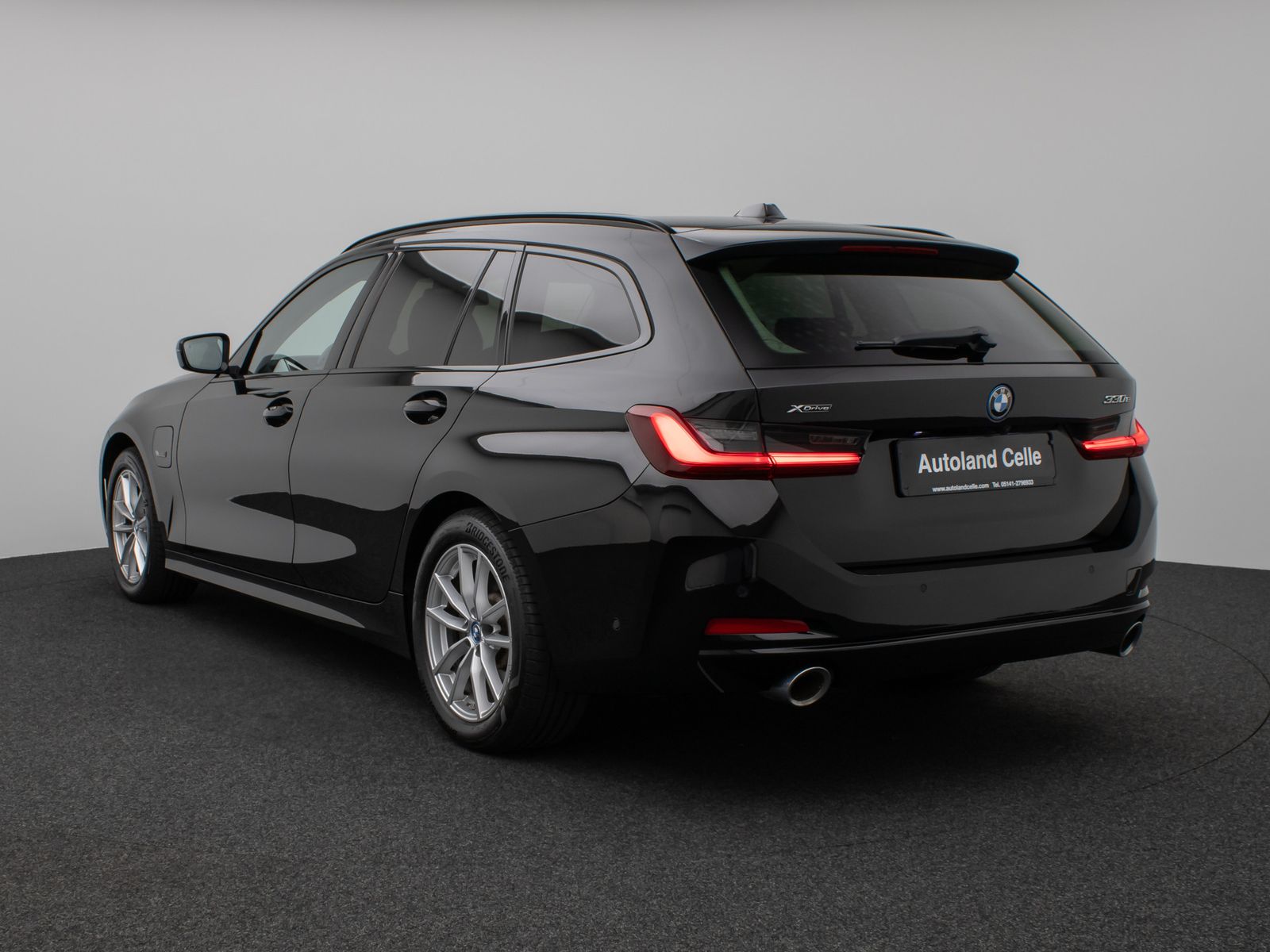 Fahrzeugabbildung BMW 330e xD Panoram Kamera HUD DAB H/K Stop&Go Sport