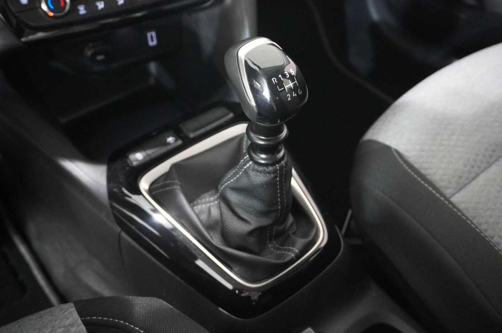 Fahrzeugabbildung Opel Corsa F 1.2 FACELIFT NAVI/LED/KAMERA/VIRTU./DAB+