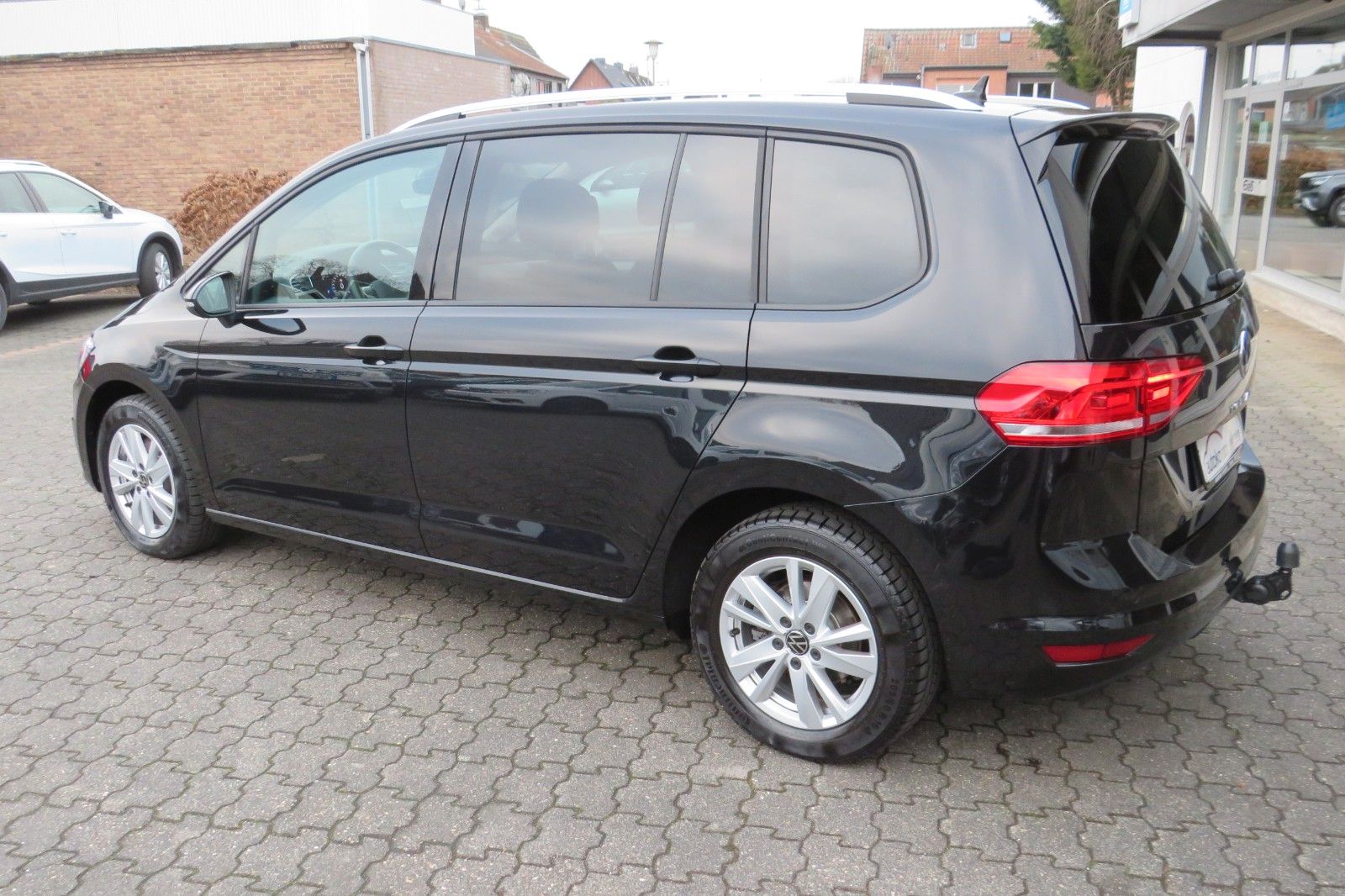 Fahrzeugabbildung Volkswagen Touran Comfort DSG AHK 7-SITZE KAMERA LED 1.H