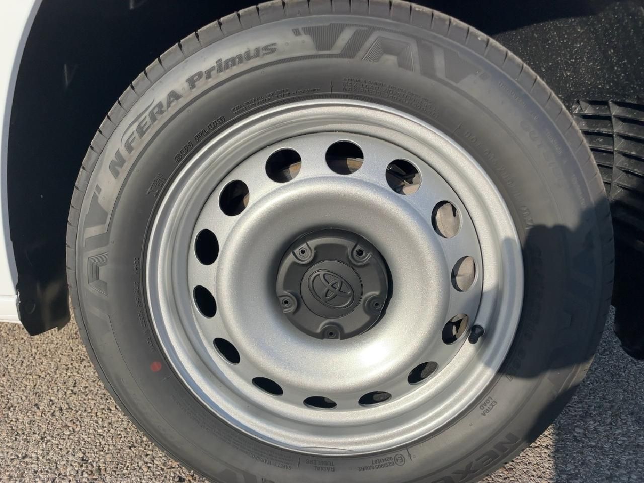 Fahrzeugabbildung Toyota Proace City 1.5D 102PS L2 Meister + Navi + Hecks