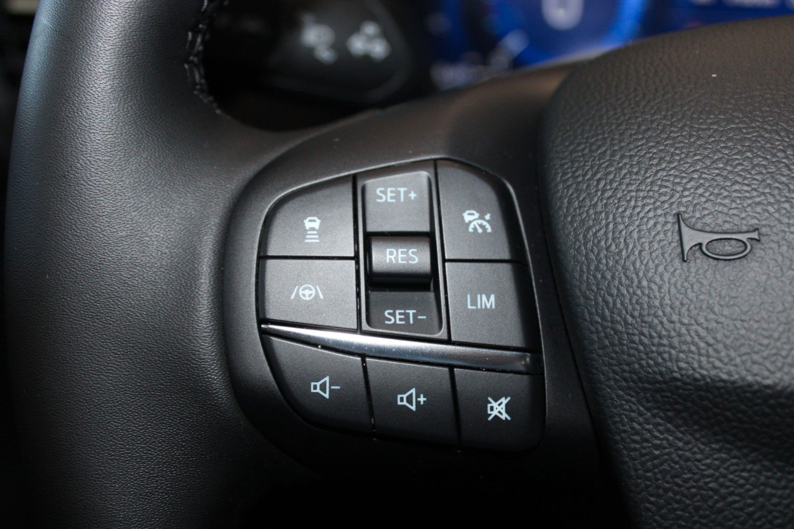 Fahrzeugabbildung Ford Focus Active X Turnier Automatik LED NAVI CAM