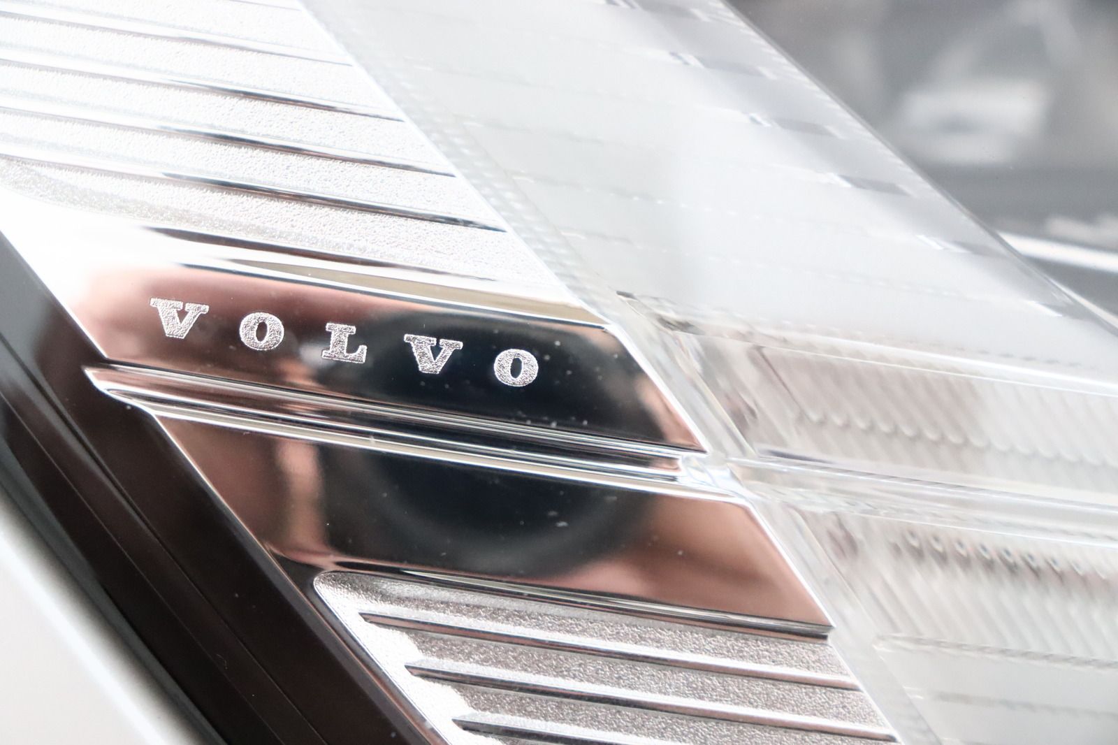 Fahrzeugabbildung Volvo V60 Kombi T8 R-Line AWD Recharge R Design Rechar