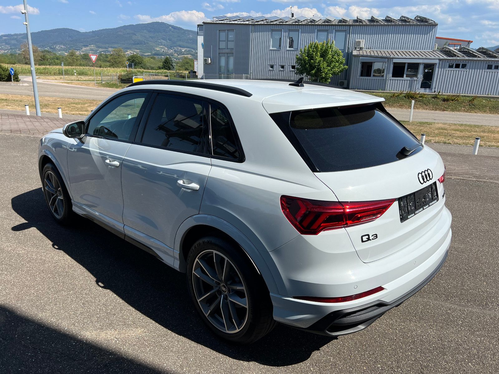 Audi Q3 35 TFSI S line,S-tronic,LED,Navi,Kamera,ACC foto 8