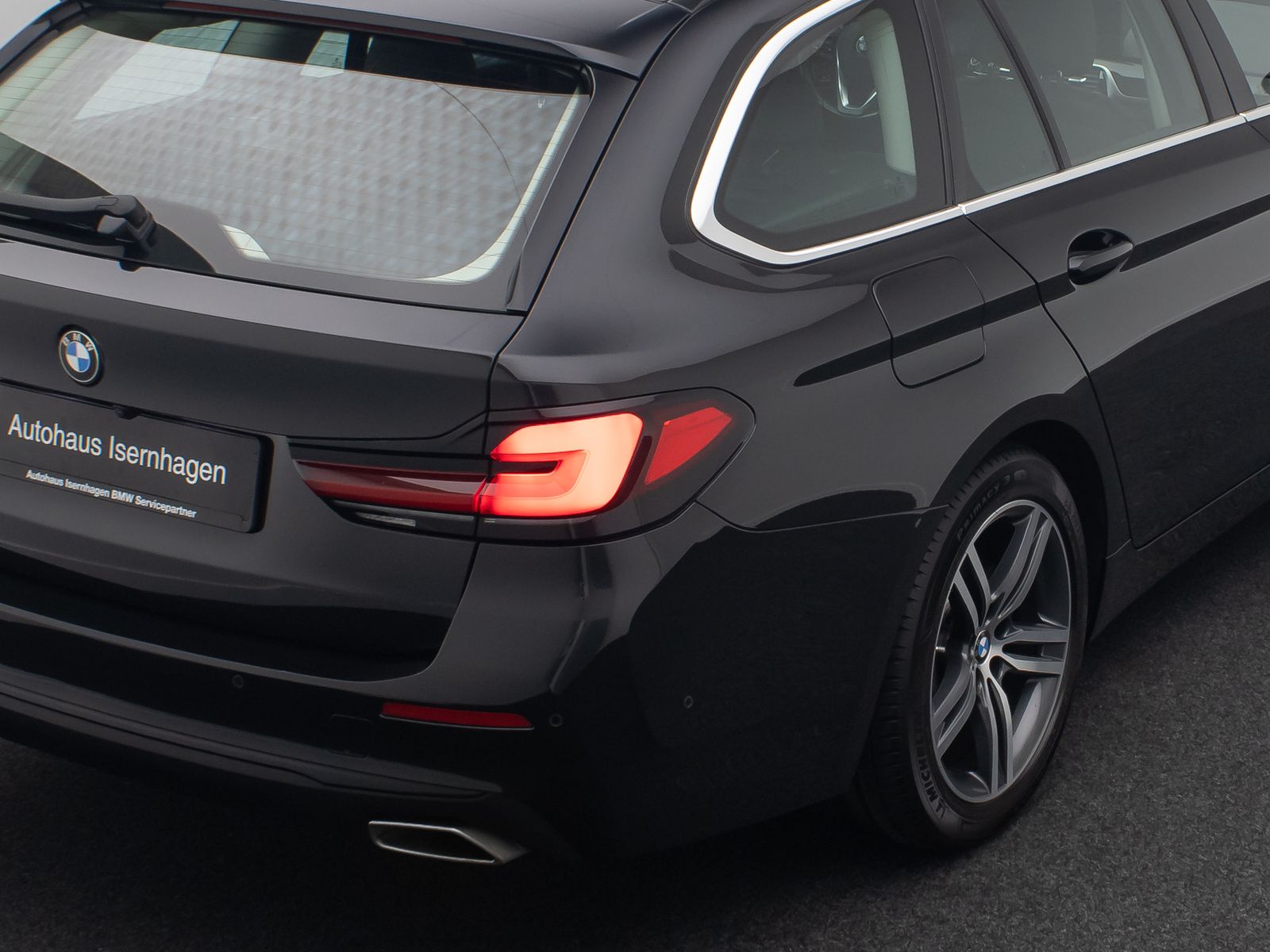 Fahrzeugabbildung BMW 520d xD Sportsitz AHK Alarm DAB Kamera 4xKlima