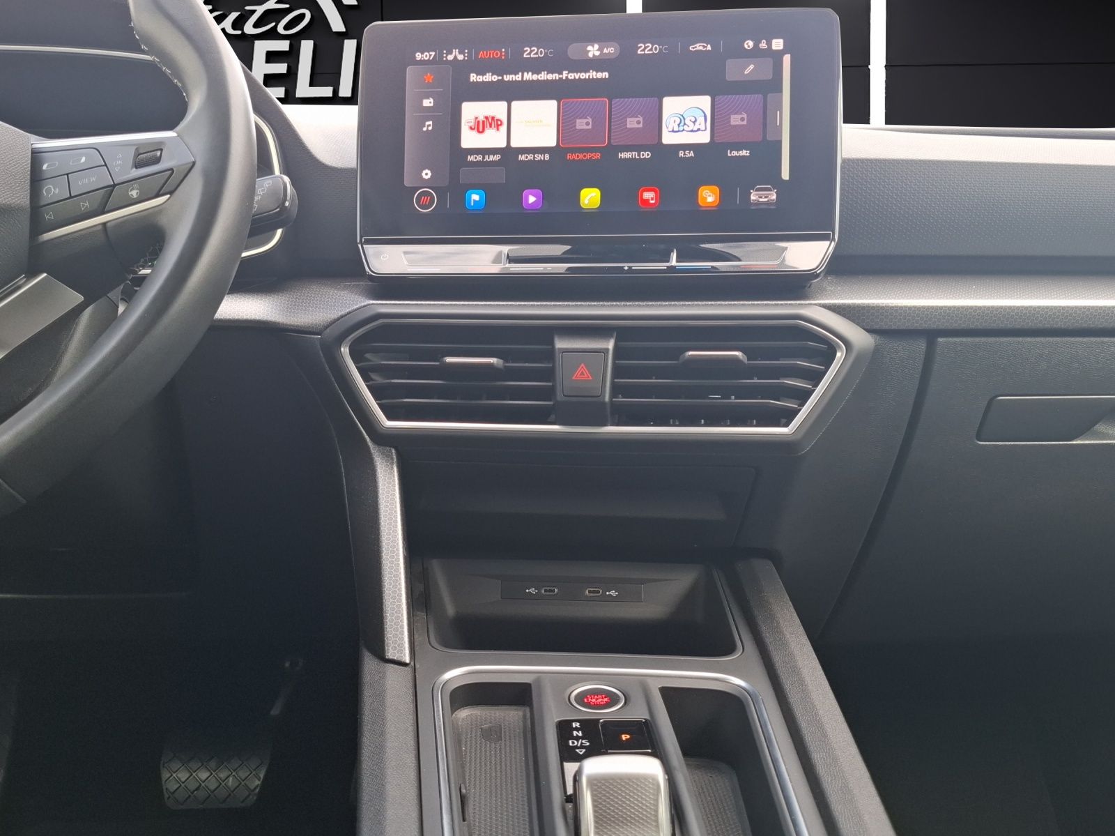 Fahrzeugabbildung SEAT Leon ST TDI Style DSG LED Navi  ACC RFK SH