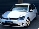 Volkswagen Golf VII Lim E/Leder/CAM/ACC/VirtC/LED/SHZ/Navi/ - mit Elektro-Antrieb: Leder
