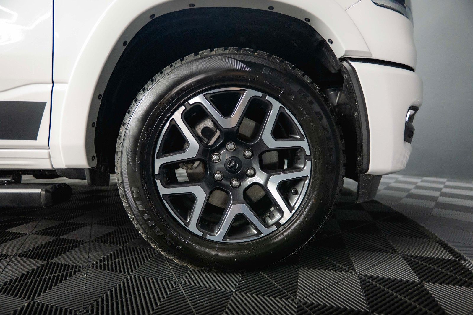 Fahrzeugabbildung Dodge RAM 3.0 MY 25 TWIN TURBO LARAMIE Night Pano ACC