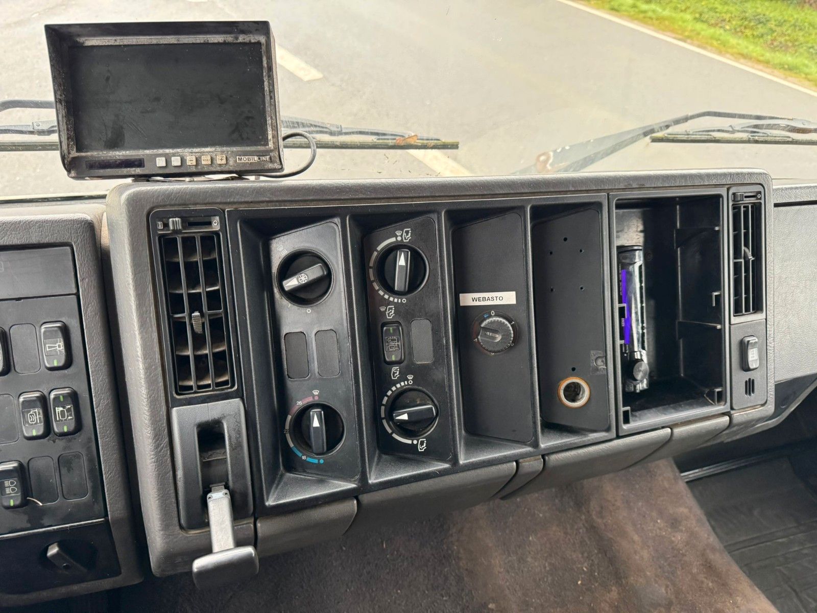 Fahrzeugabbildung Mercedes-Benz 2448 6x2 Pferdetransporter *Wohnmobil*