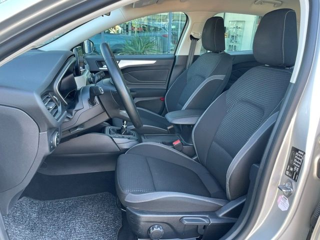 Fahrzeugabbildung Ford Focus Cool & Connect Kamera LED Navi PDC