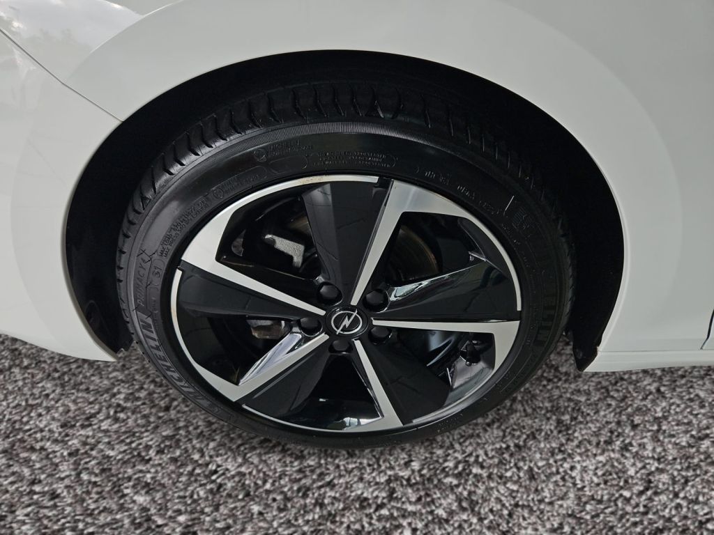 Fahrzeugabbildung Opel Astra 1.2 Turbo Automatik GS