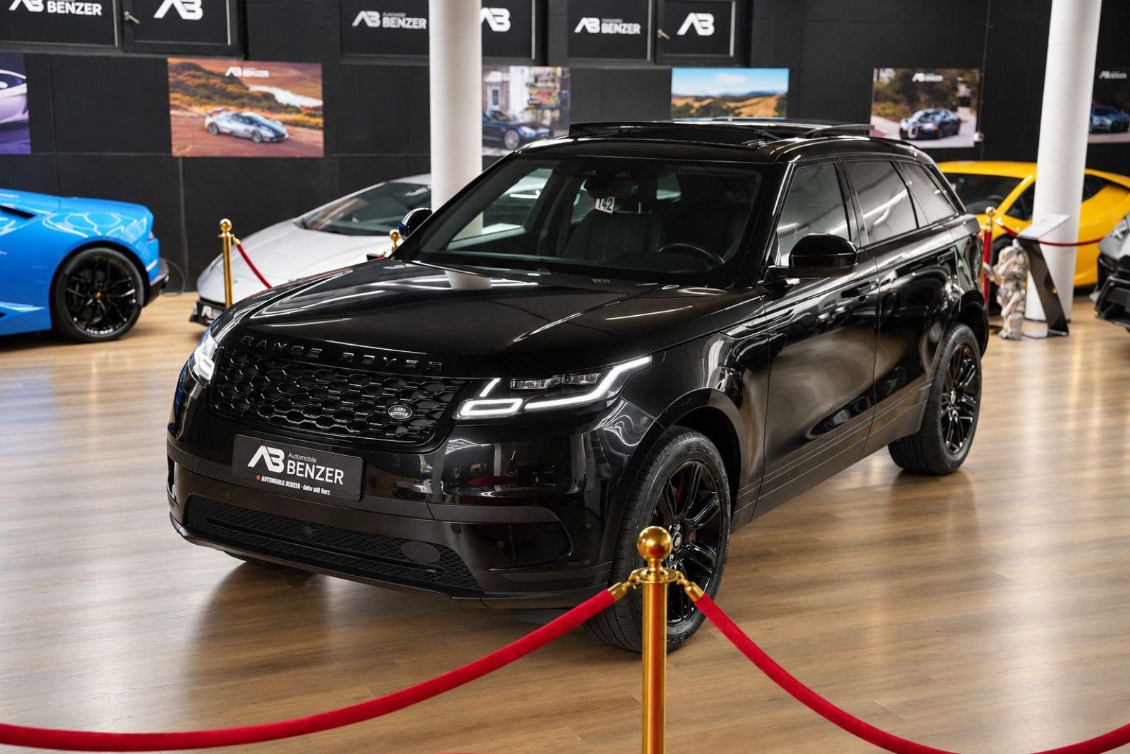 Fahrzeugabbildung Land Rover Range Rover Velar P400e *Panorama*Meridian*Kam