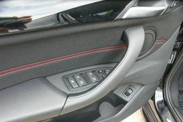 Fahrzeugabbildung BMW X1 xDrive20 dA Sport Line LED AHK NAVI 1.HAND