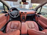 Mercedes-Benz A 140 ELEGANCE Elegance - Mercedes-Benz A 140: Elegance