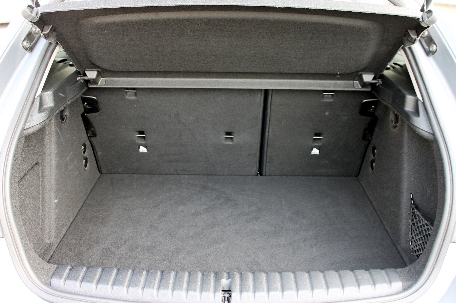 Fahrzeugabbildung BMW 118i Sport-Line Steptr. LED PDC CarPlay SHZ BT