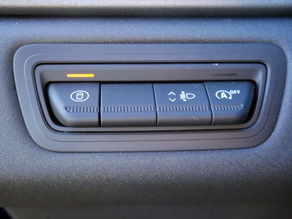 Fahrzeugabbildung Renault Captur Techno TCe 160 SHZ KAMERA NAVI ACC LED